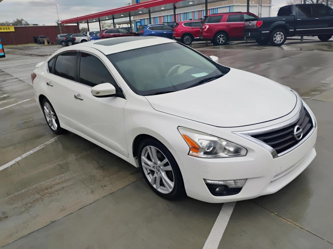 Nissan Altima 4dr Sdn V6 3.5 SL 2013