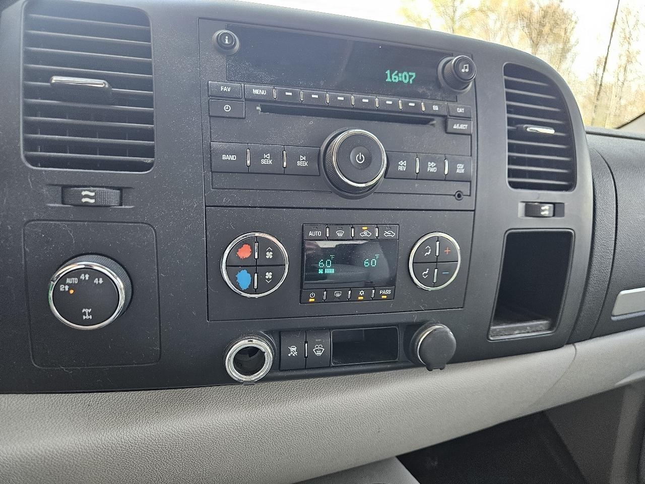 Chevrolet Silverado 1500 4WD Crew Cab 143.5" LT w/2LT 2008