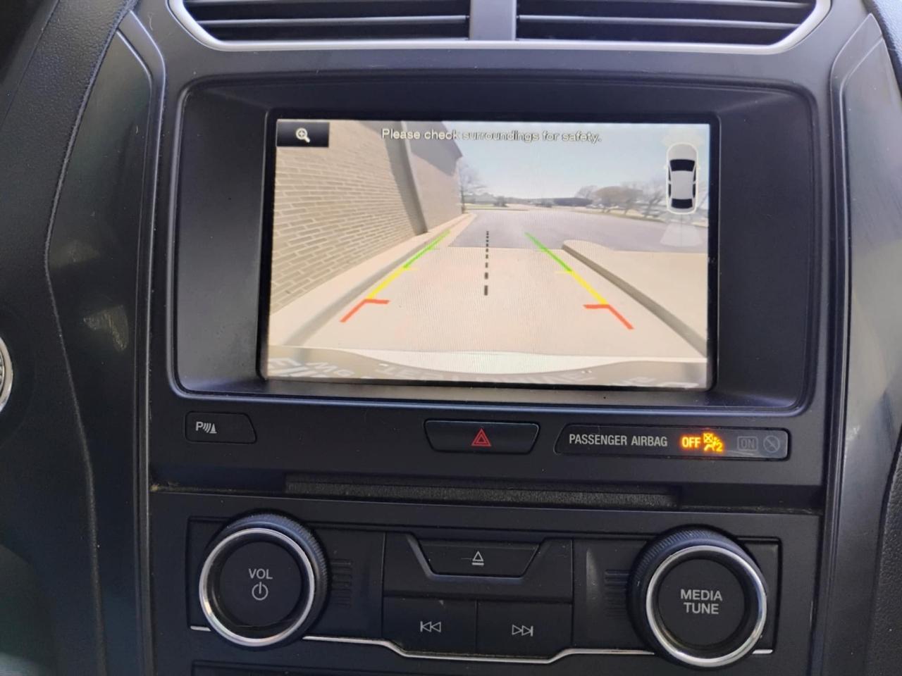 Ford Explorer FWD 4dr XLT 2016