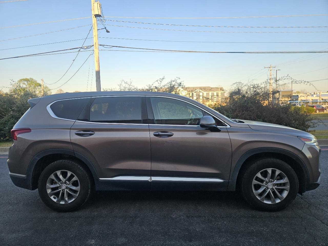 Hyundai Santa Fe SEL 2.4L Auto FWD 2019