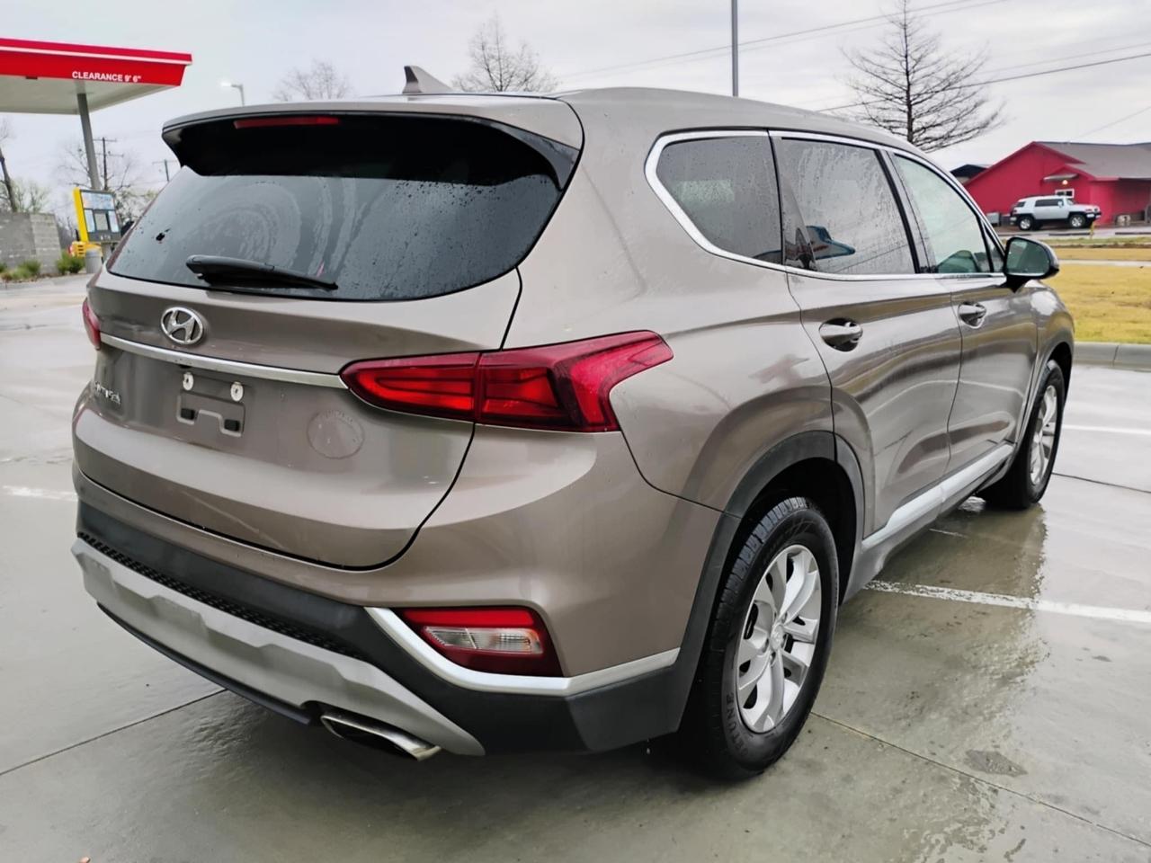 Hyundai Santa Fe SEL 2.4L Auto FWD 2019