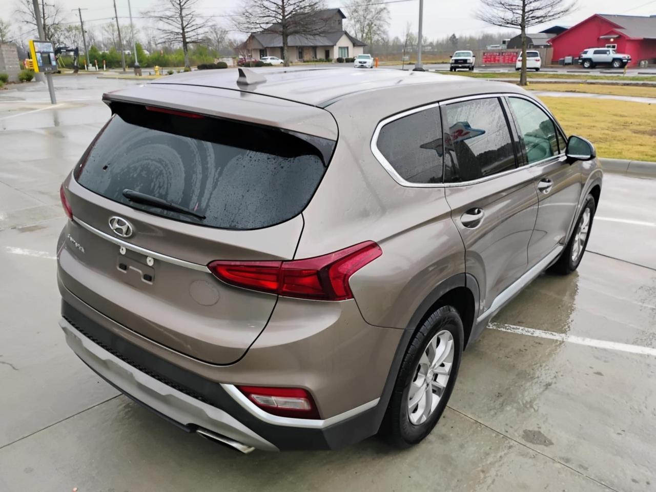Hyundai Santa Fe SEL 2.4L Auto FWD 2019
