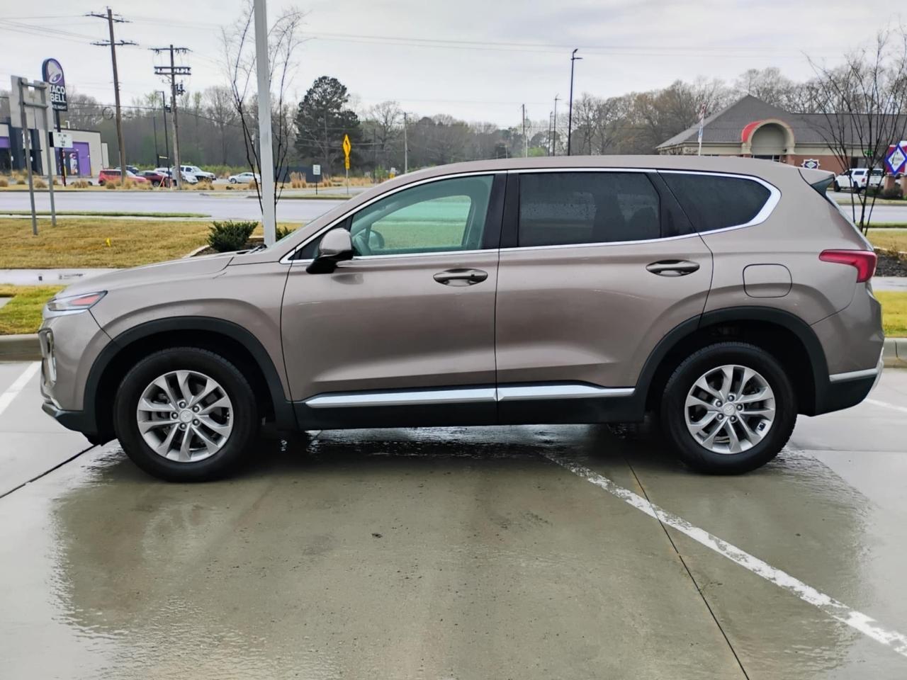 Hyundai Santa Fe SEL 2.4L Auto FWD 2019