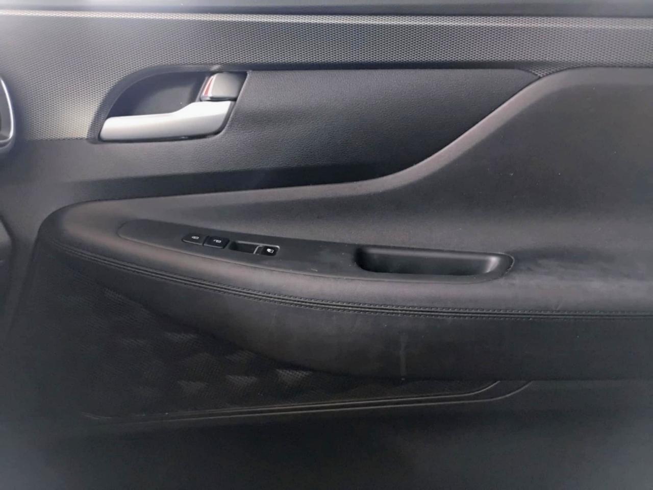 Hyundai Santa Fe SEL 2.4L Auto FWD 2019