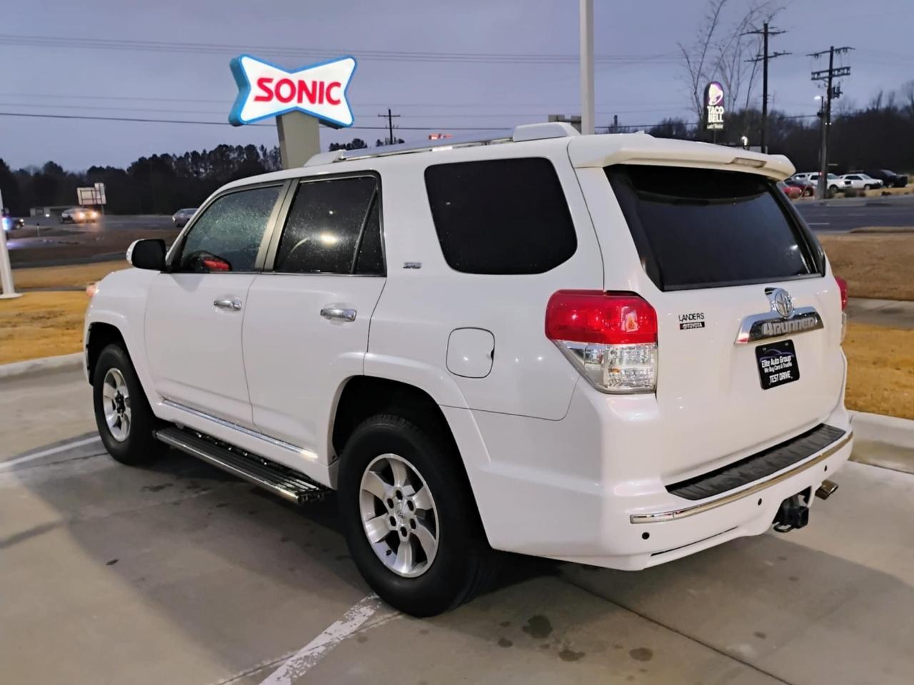 Toyota 4Runner RWD 4dr V6 Limited (Natl) 2010