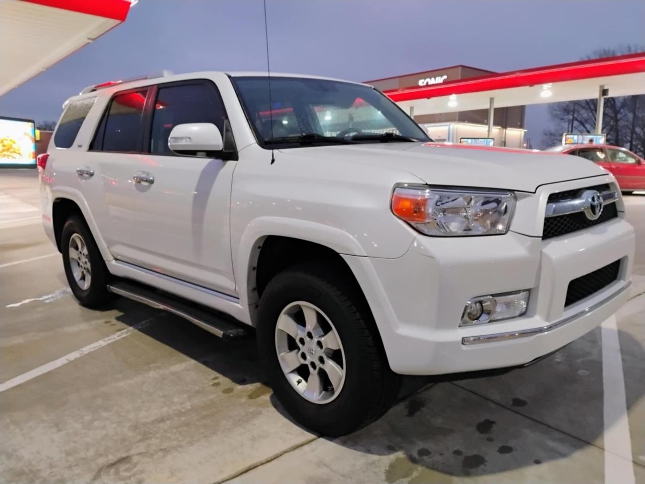 Toyota 4Runner RWD 4dr V6 Limited (Natl) 2010