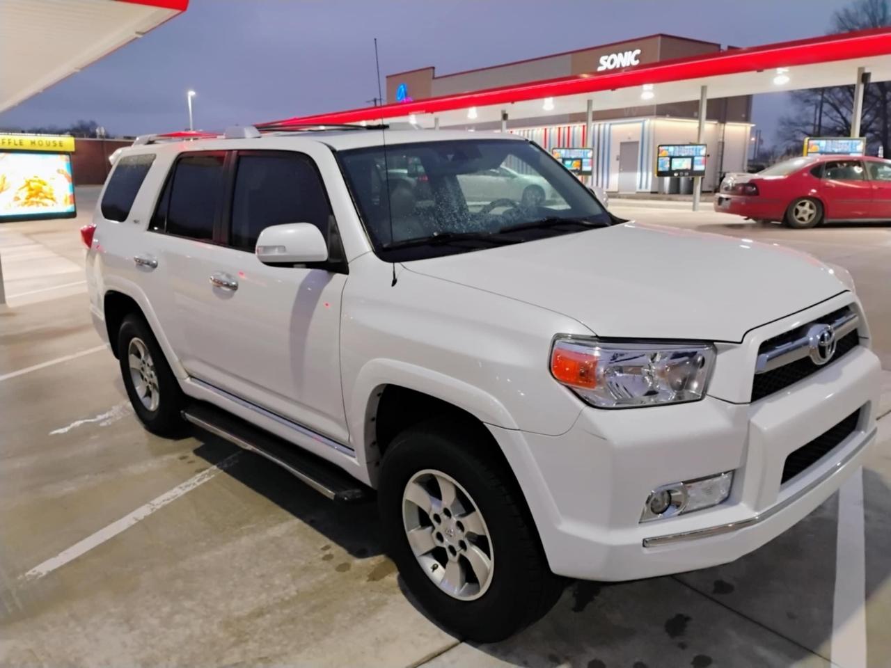 Toyota 4Runner RWD 4dr V6 Limited (Natl) 2010