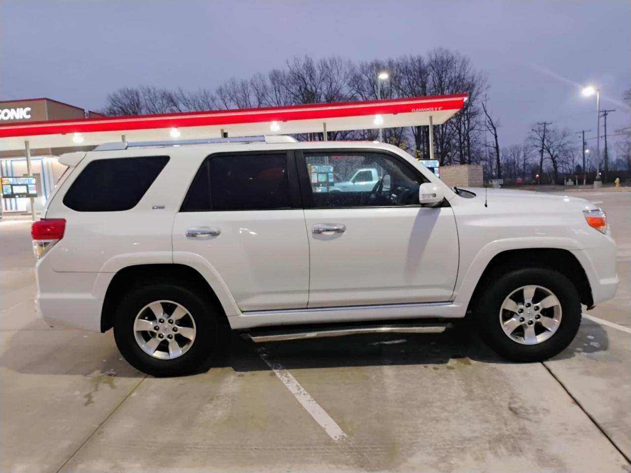 Toyota 4Runner RWD 4dr V6 Limited (Natl) 2010