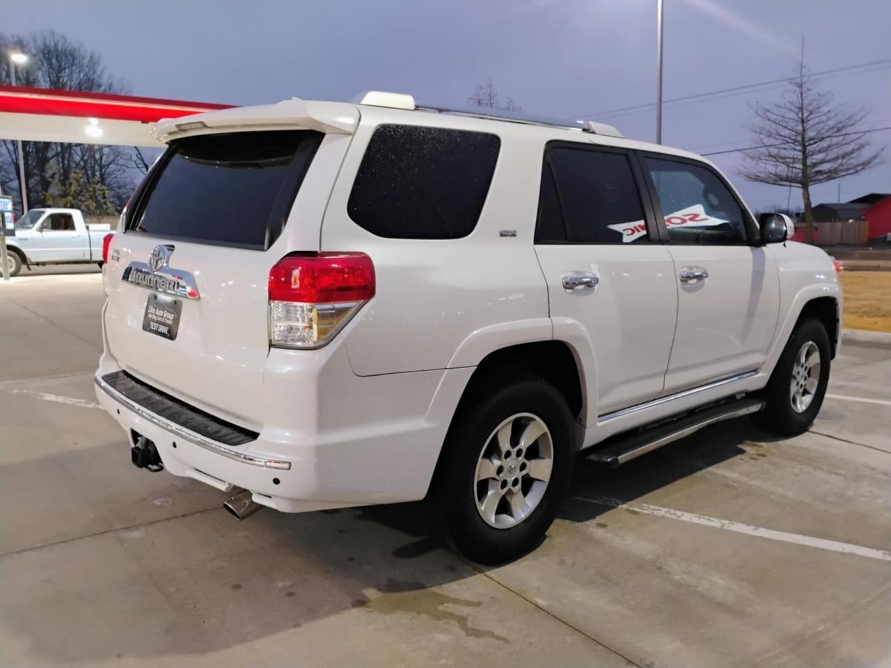 Toyota 4Runner RWD 4dr V6 Limited (Natl) 2010
