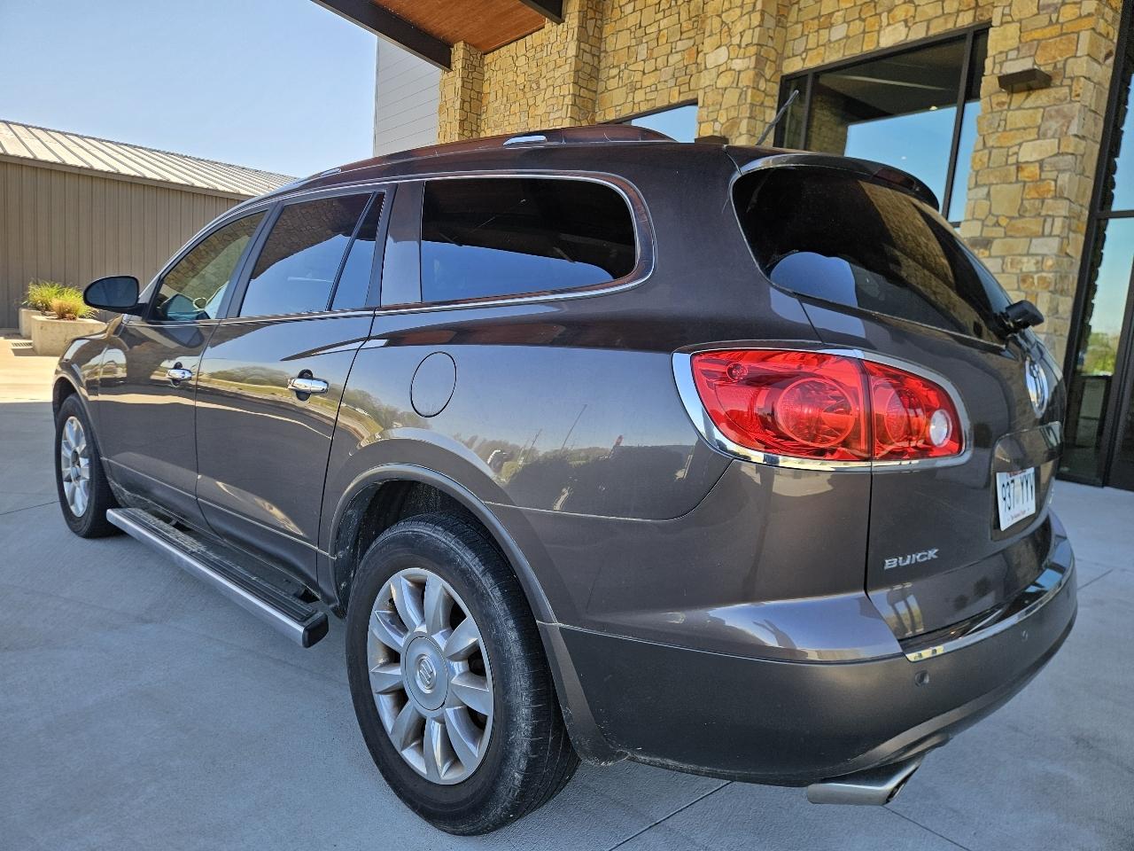 Buick Enclave FWD 4dr Leather 2012