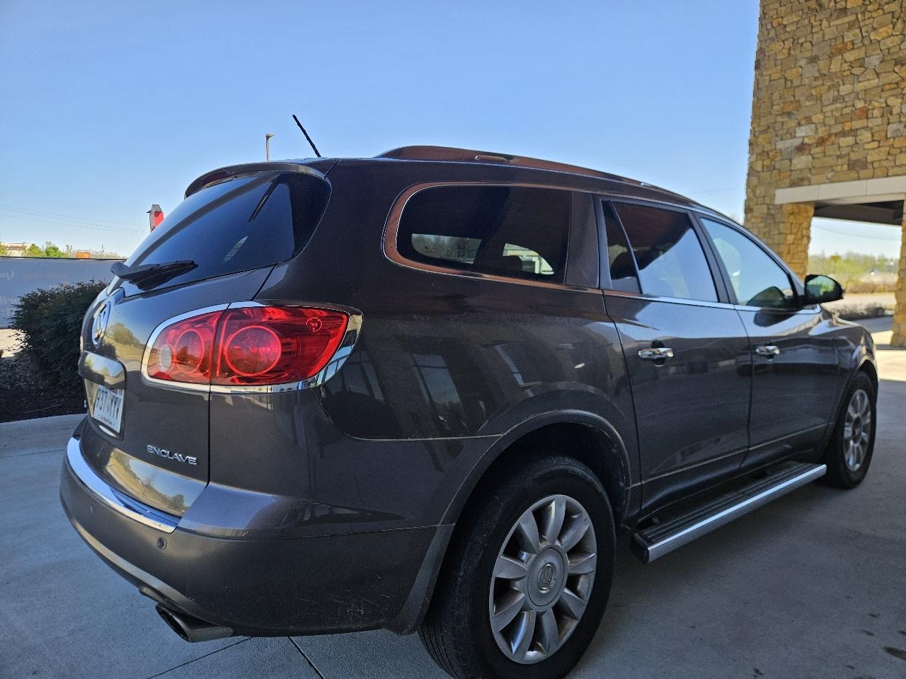 Buick Enclave FWD 4dr Leather 2012