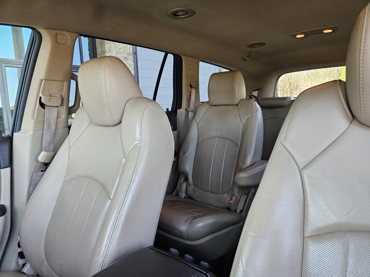 Buick Enclave FWD 4dr Leather 2012