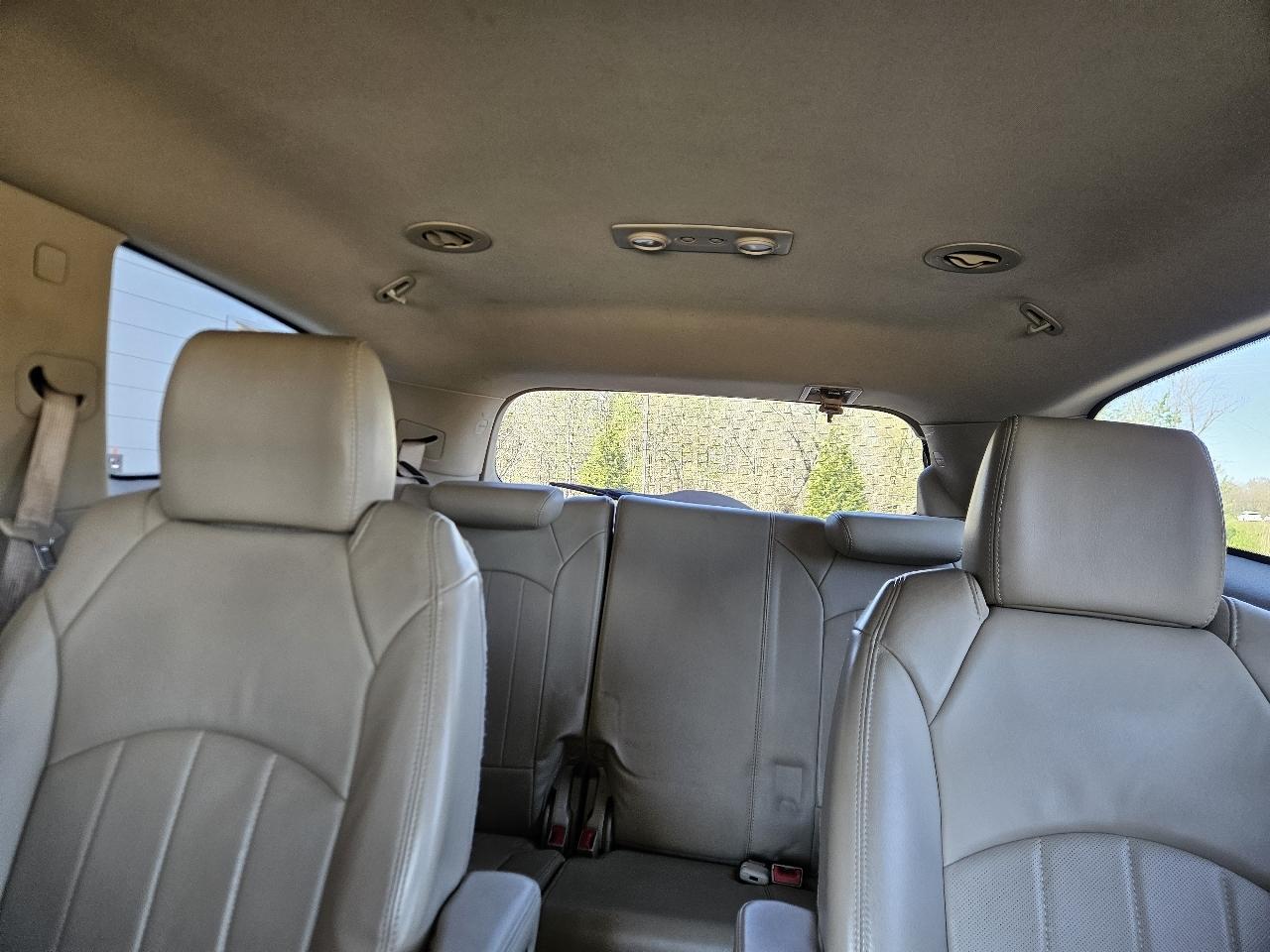 Buick Enclave FWD 4dr Leather 2012