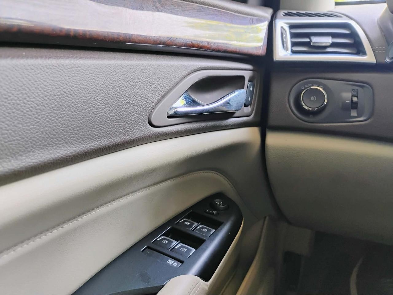 Cadillac SRX FWD 4dr Performance Collection 2015