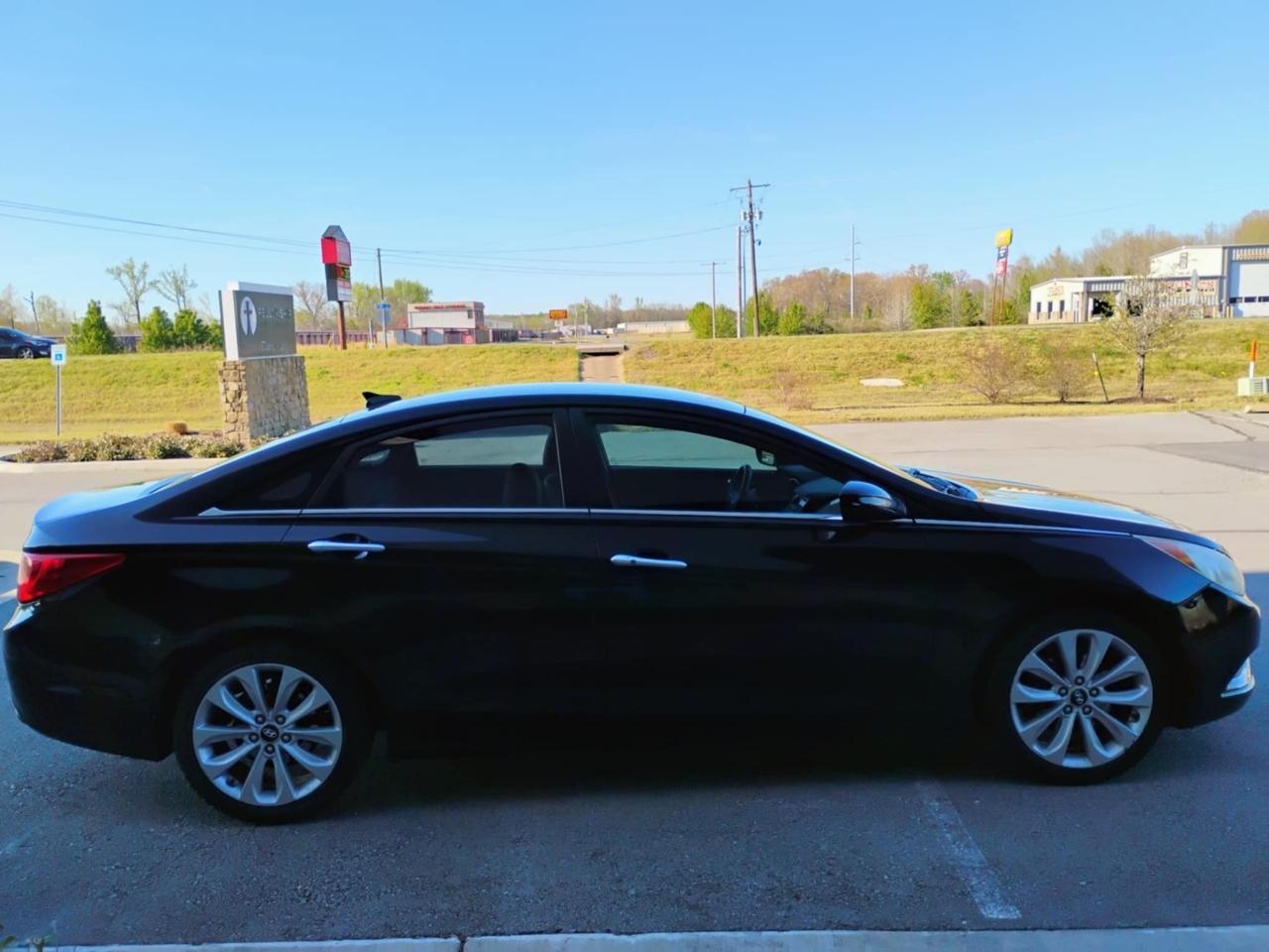 Hyundai Sonata 4dr Sdn 2.4L Auto SE 2011