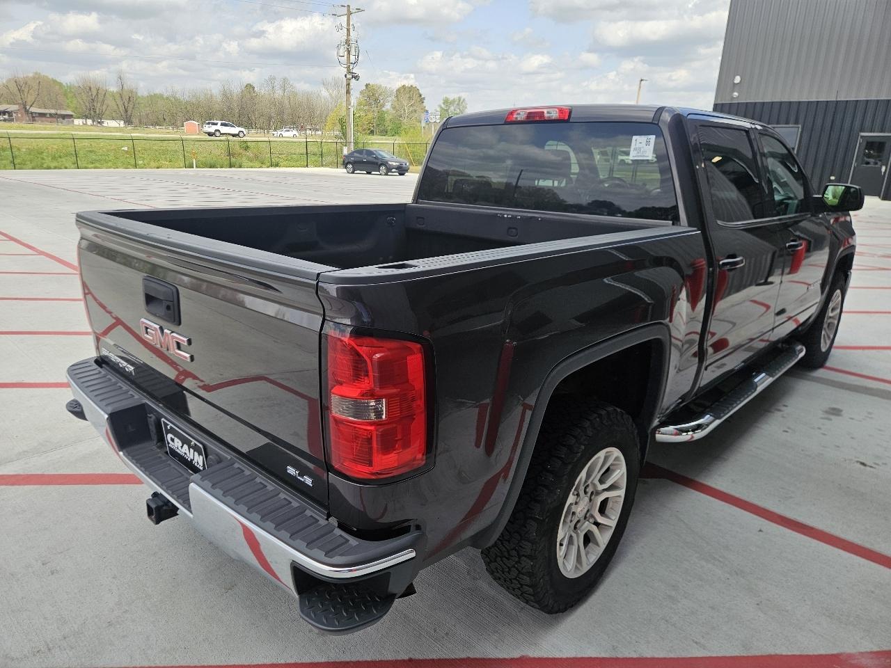 GMC Sierra 1500 4WD Crew Cab 143.5" SLE 2015