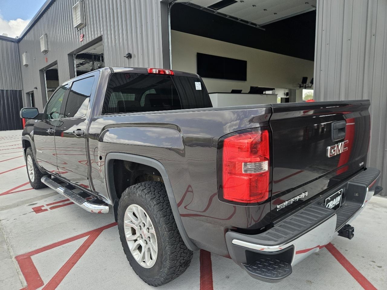 GMC Sierra 1500 4WD Crew Cab 143.5" SLE 2015