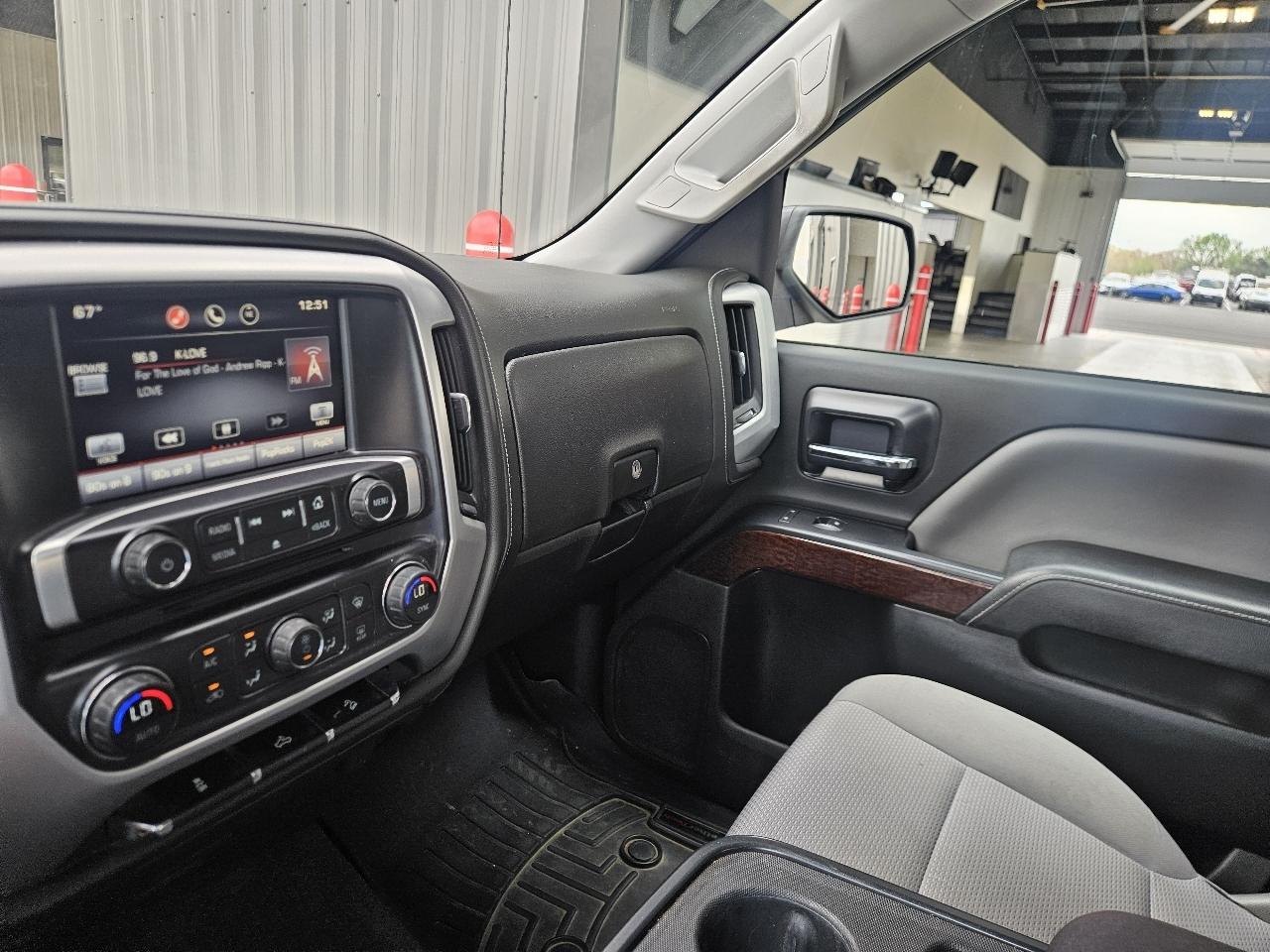 GMC Sierra 1500 4WD Crew Cab 143.5" SLE 2015