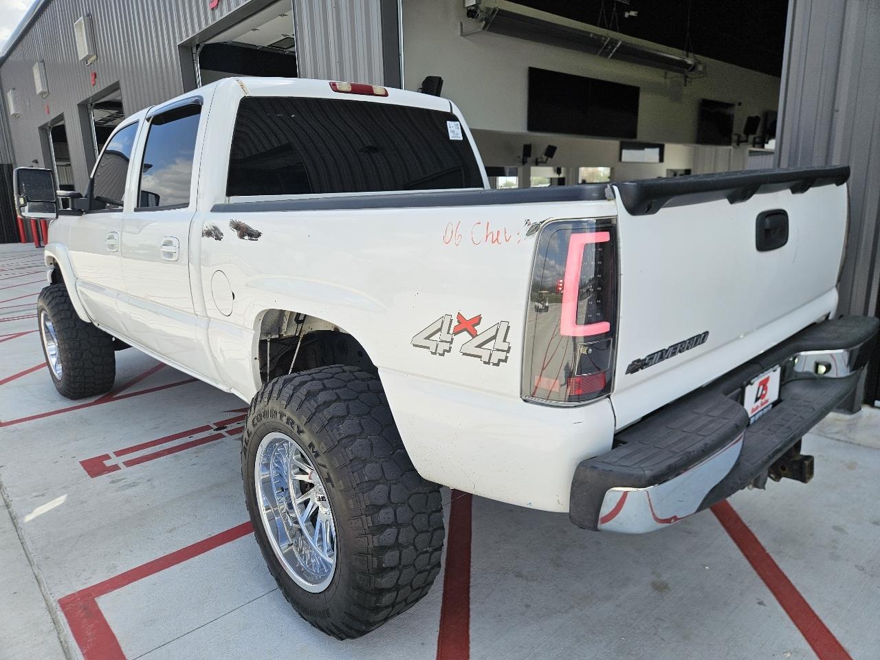 Chevrolet Silverado 1500 Crew Cab 143.5" WB 4WD LT1 2006