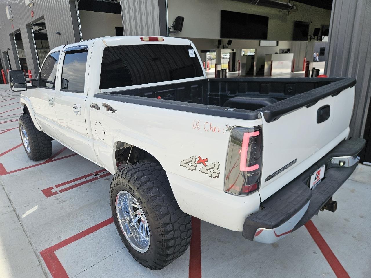 Chevrolet Silverado 1500 Crew Cab 143.5" WB 4WD LT1 2006