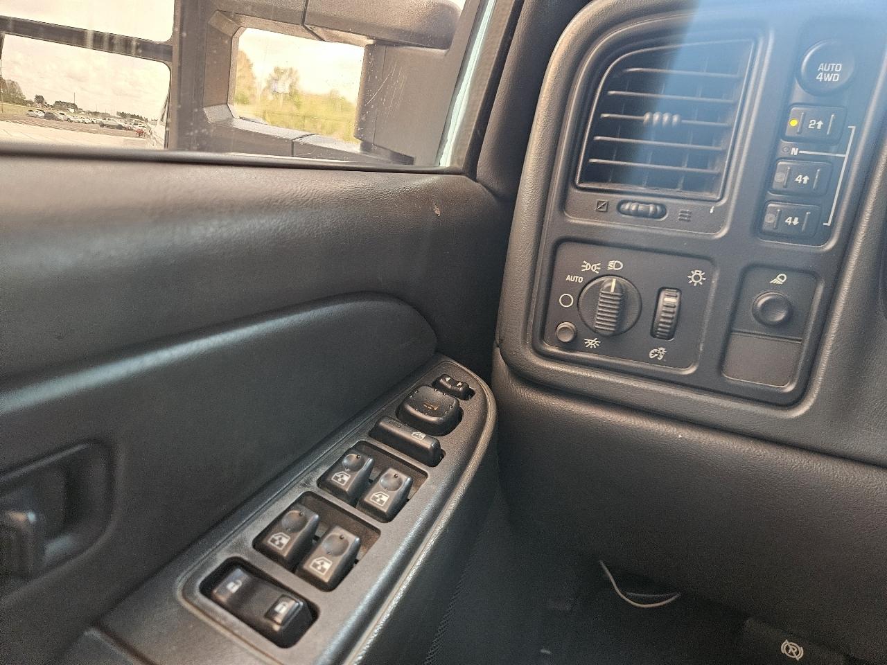 Chevrolet Silverado 1500 Crew Cab 143.5" WB 4WD LT1 2006