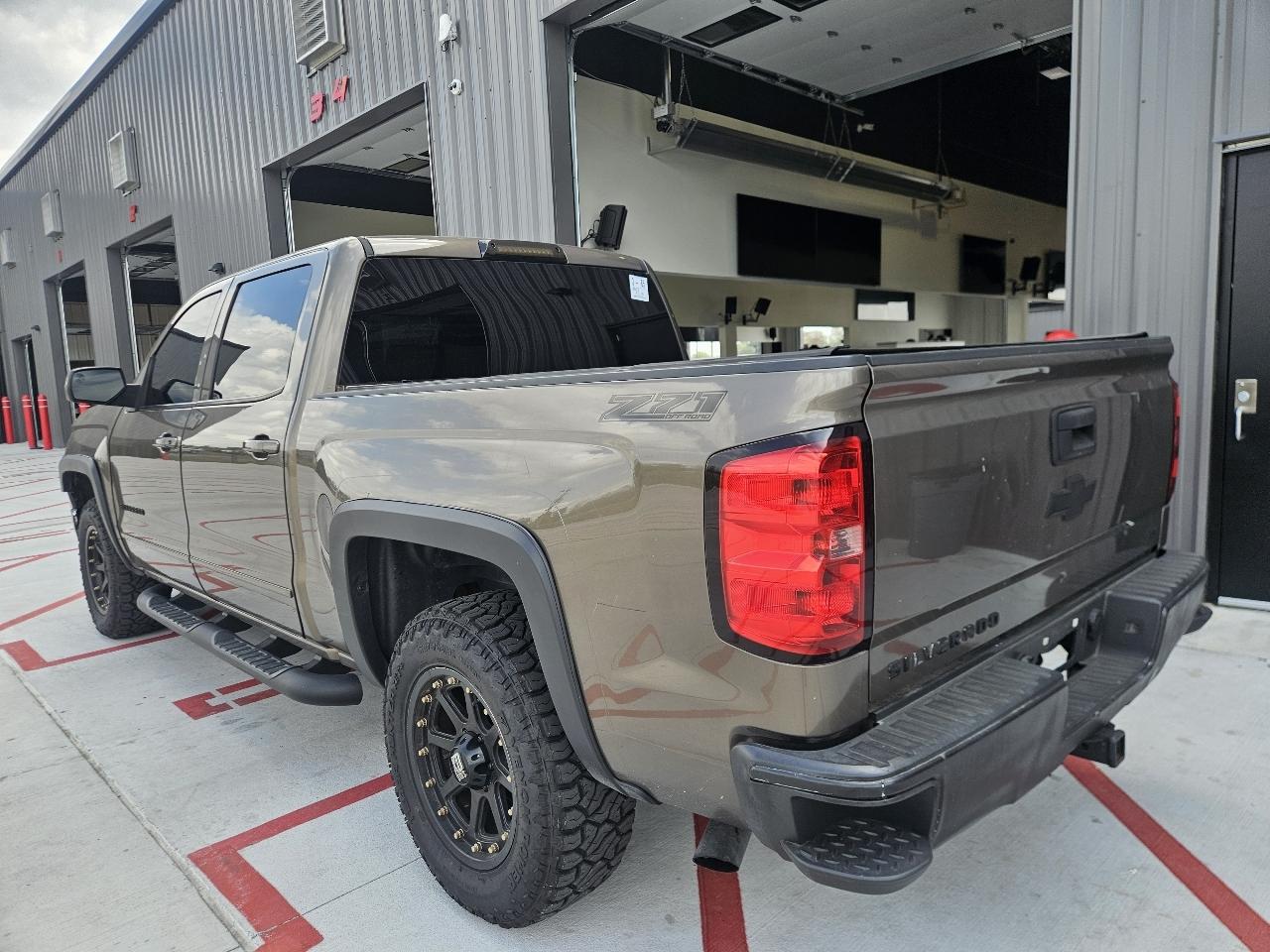 Chevrolet Silverado 1500 4WD Crew Cab 143.5" LT w/2LT 2015