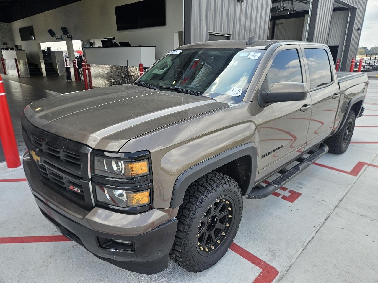 Chevrolet Silverado 1500 4WD Crew Cab 143.5" LT w/2LT 2015