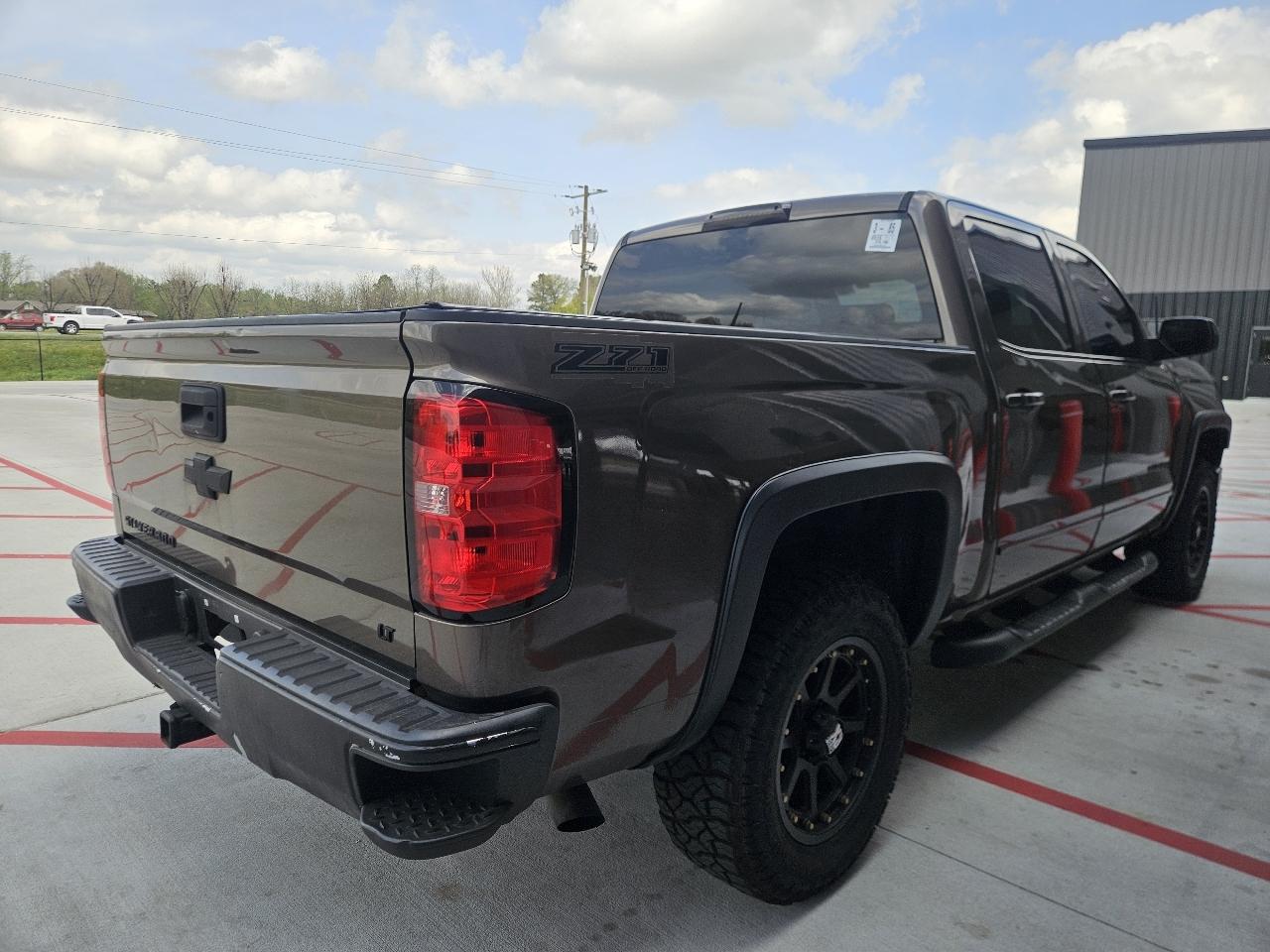 Chevrolet Silverado 1500 4WD Crew Cab 143.5" LT w/2LT 2015