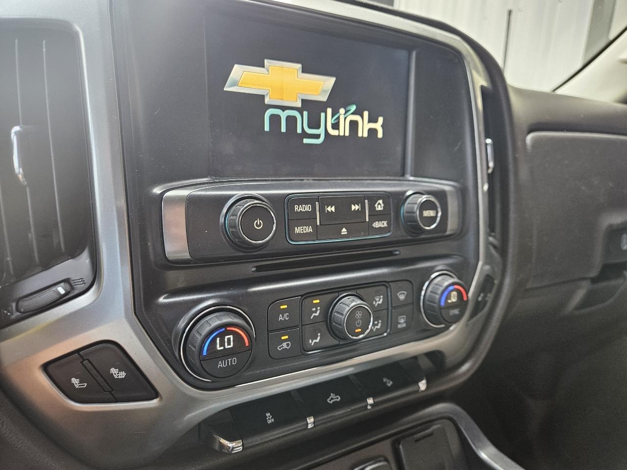 Chevrolet Silverado 1500 4WD Crew Cab 143.5" LT w/2LT 2015