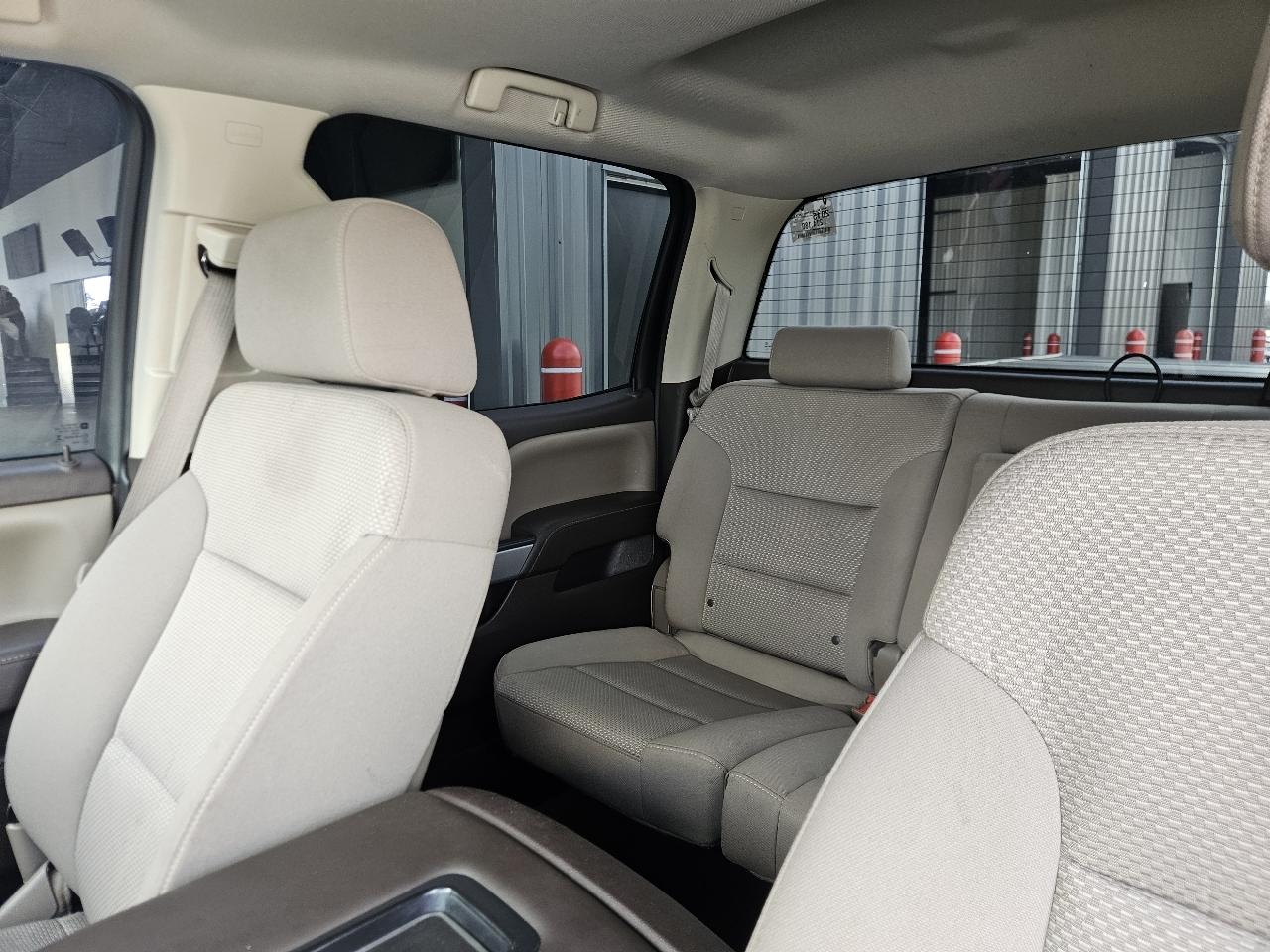 Chevrolet Silverado 1500 4WD Crew Cab 143.5" LT w/2LT 2015