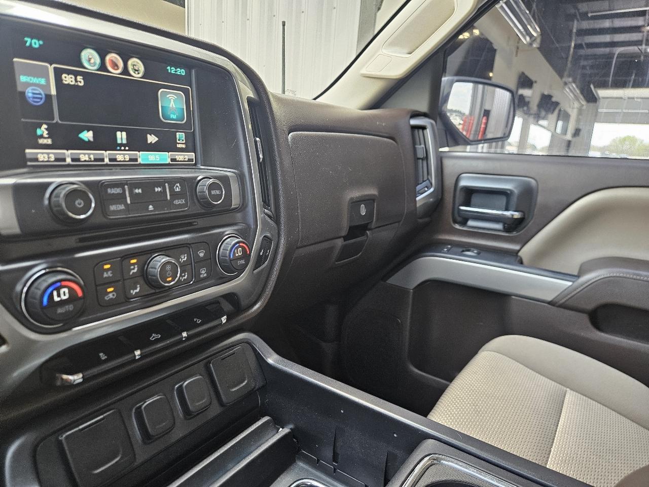 Chevrolet Silverado 1500 4WD Crew Cab 143.5" LT w/2LT 2015