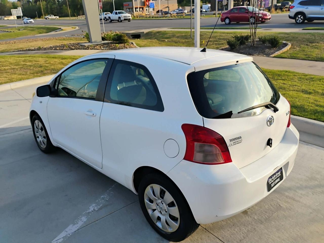 Toyota Yaris 3dr HB Man (Natl) 2008