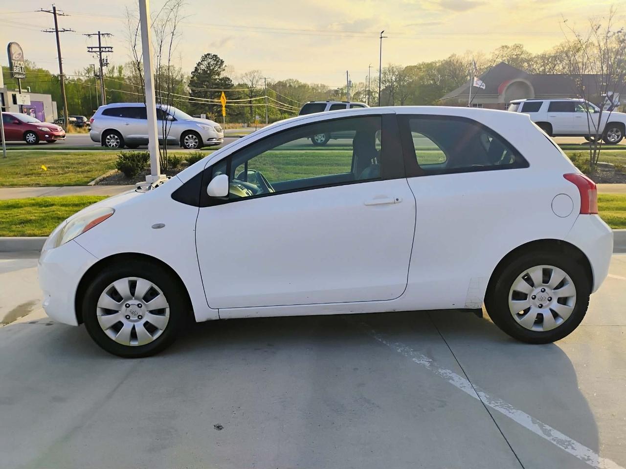 Toyota Yaris 3dr HB Man (Natl) 2008