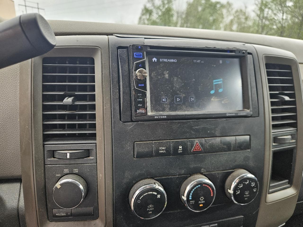 RAM 1500 4WD Crew Cab 140.5" Express 2012