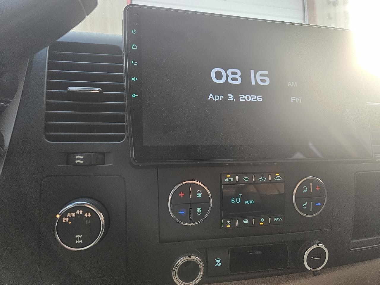 Chevrolet Silverado 1500 4WD Ext Cab 143.5" LT 2011