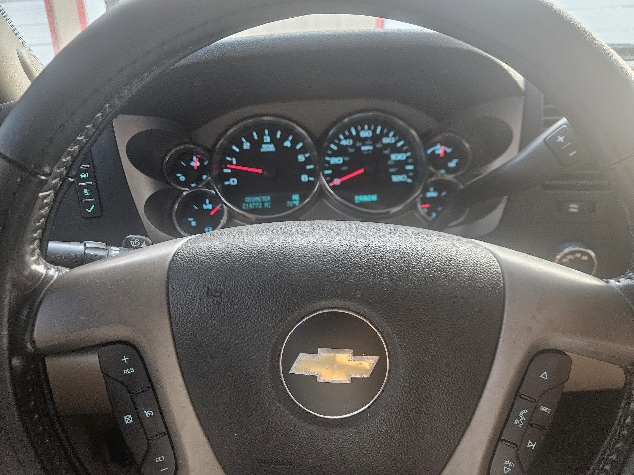 Chevrolet Silverado 1500 4WD Ext Cab 143.5" LT 2011