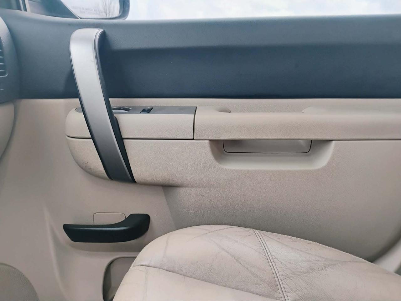 Chevrolet Silverado 1500 4WD Ext Cab 143.5" LT 2011