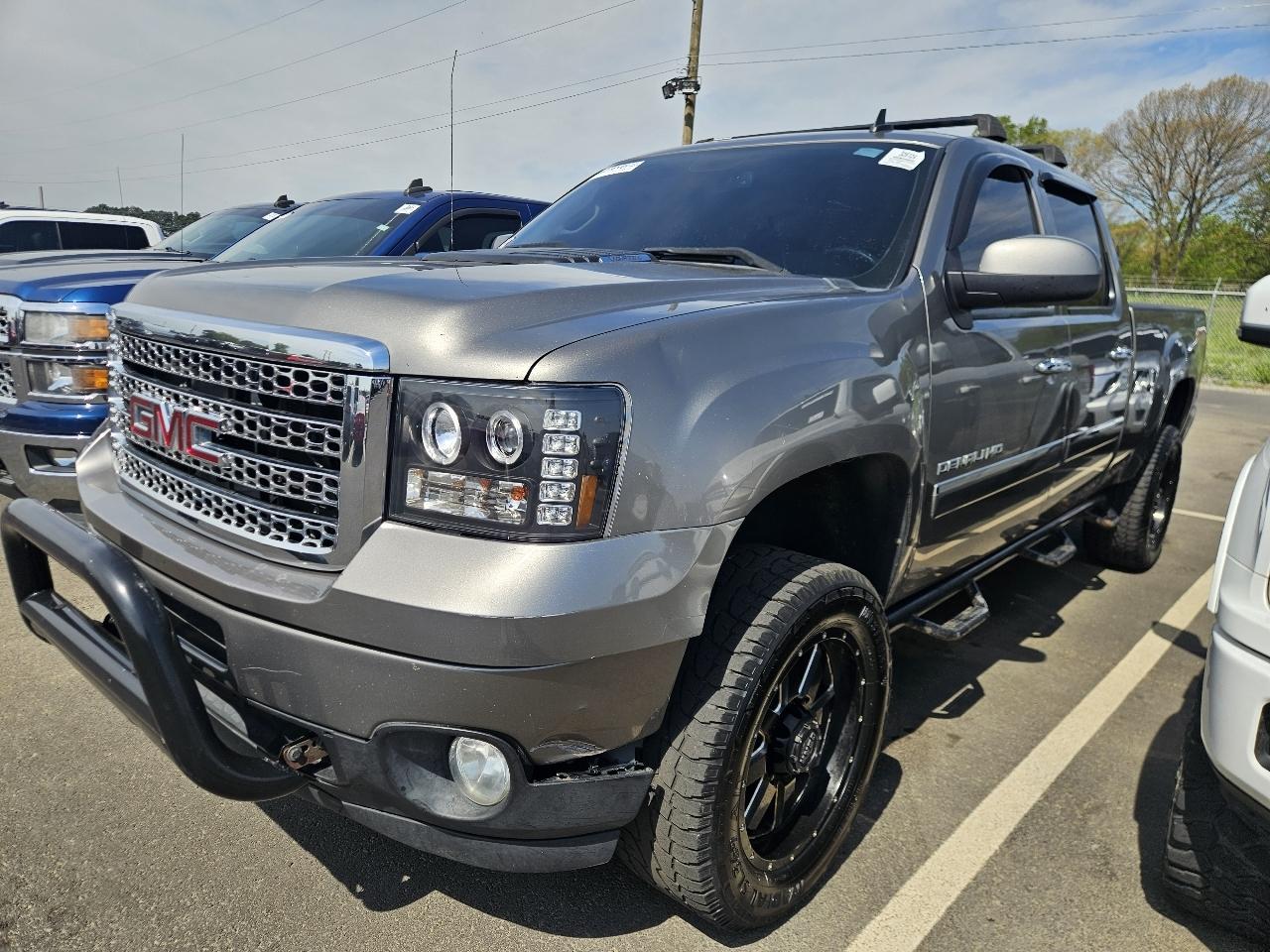 GMC Sierra 2500HD 4WD Crew Cab 153.7" Denali 2013