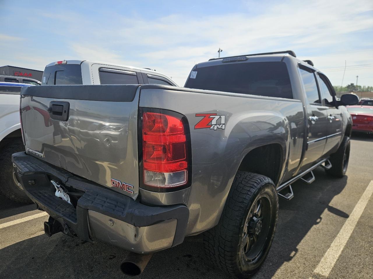 GMC Sierra 2500HD 4WD Crew Cab 153.7" Denali 2013