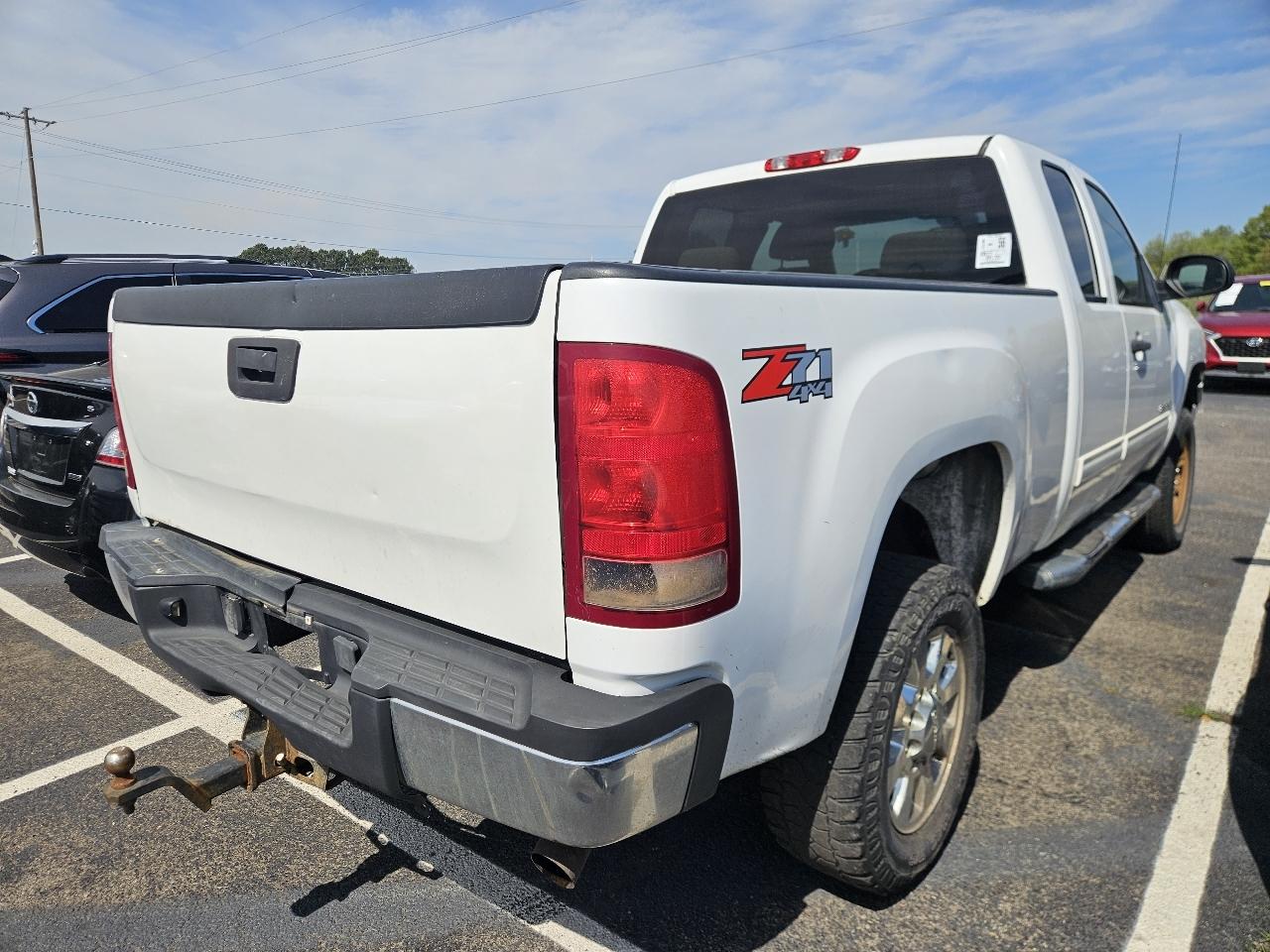 GMC Sierra 2500HD 4WD Ext Cab 144.2" SLE 2011