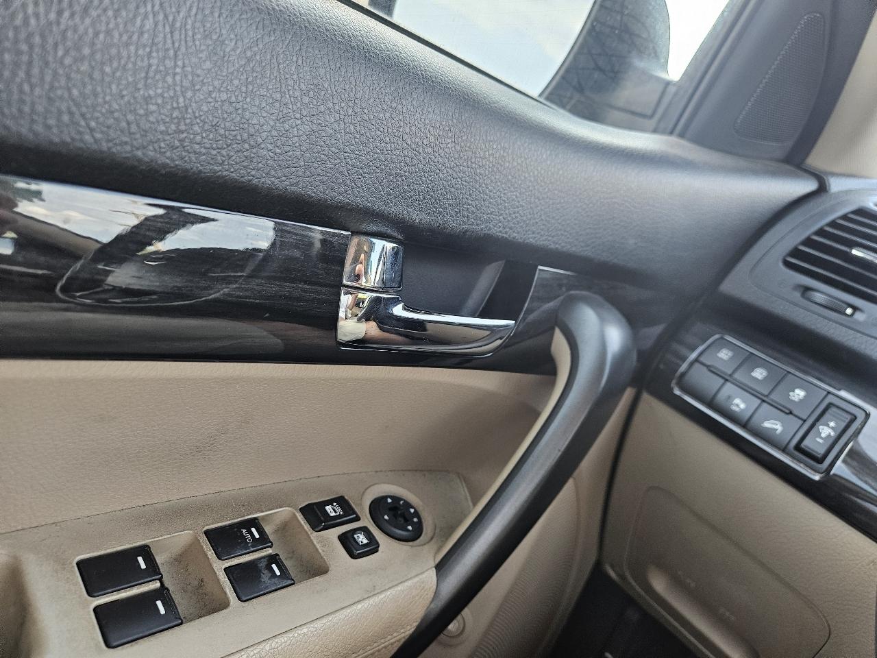 Kia Sorento 2WD 4dr I4 LX 2011