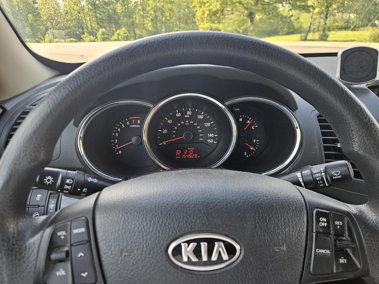 Kia Sorento 2WD 4dr I4 LX 2011