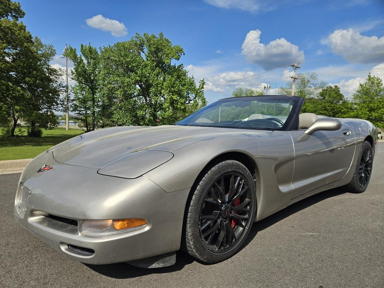 Chevrolet Corvette 2dr Convertible 2001