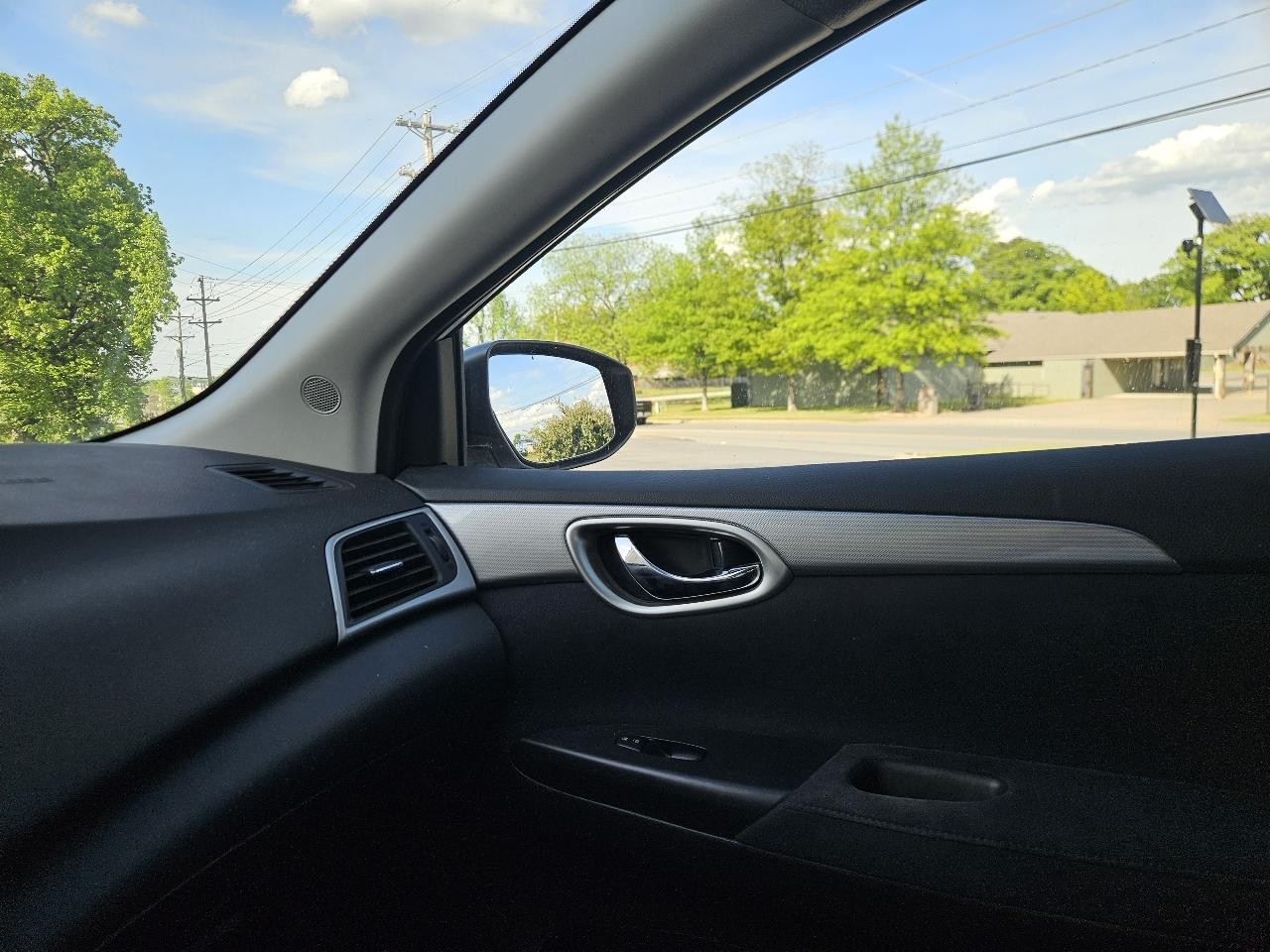 Nissan Sentra 4dr Sdn I4 CVT SR 2013