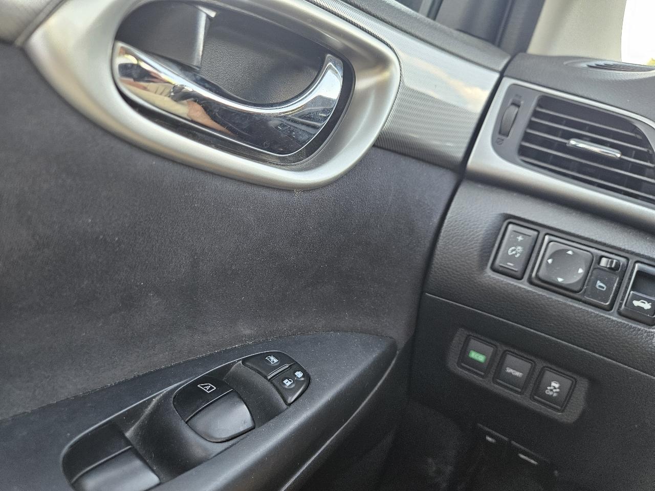 Nissan Sentra 4dr Sdn I4 CVT SR 2013