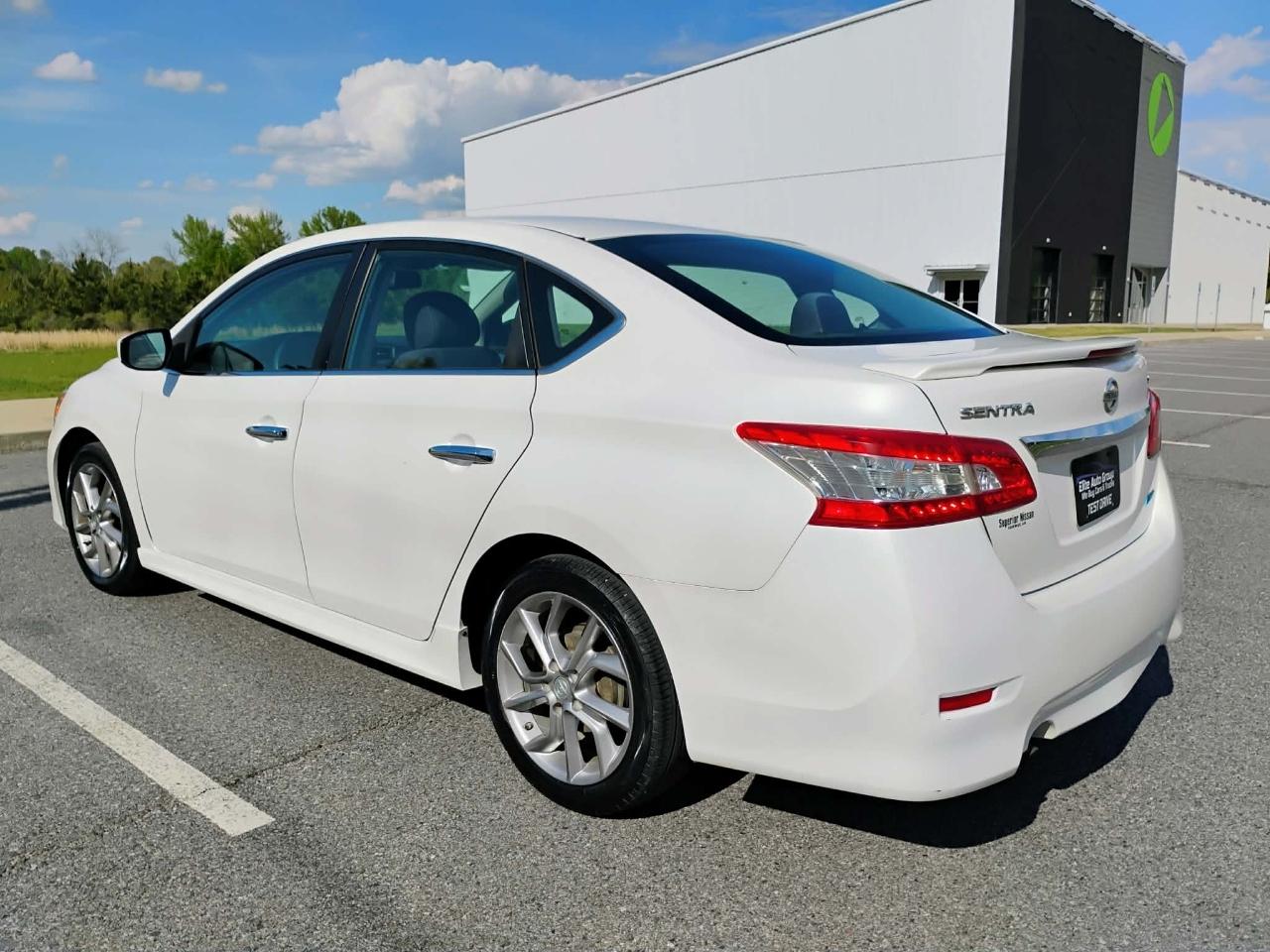 Nissan Sentra 4dr Sdn I4 CVT SR 2013