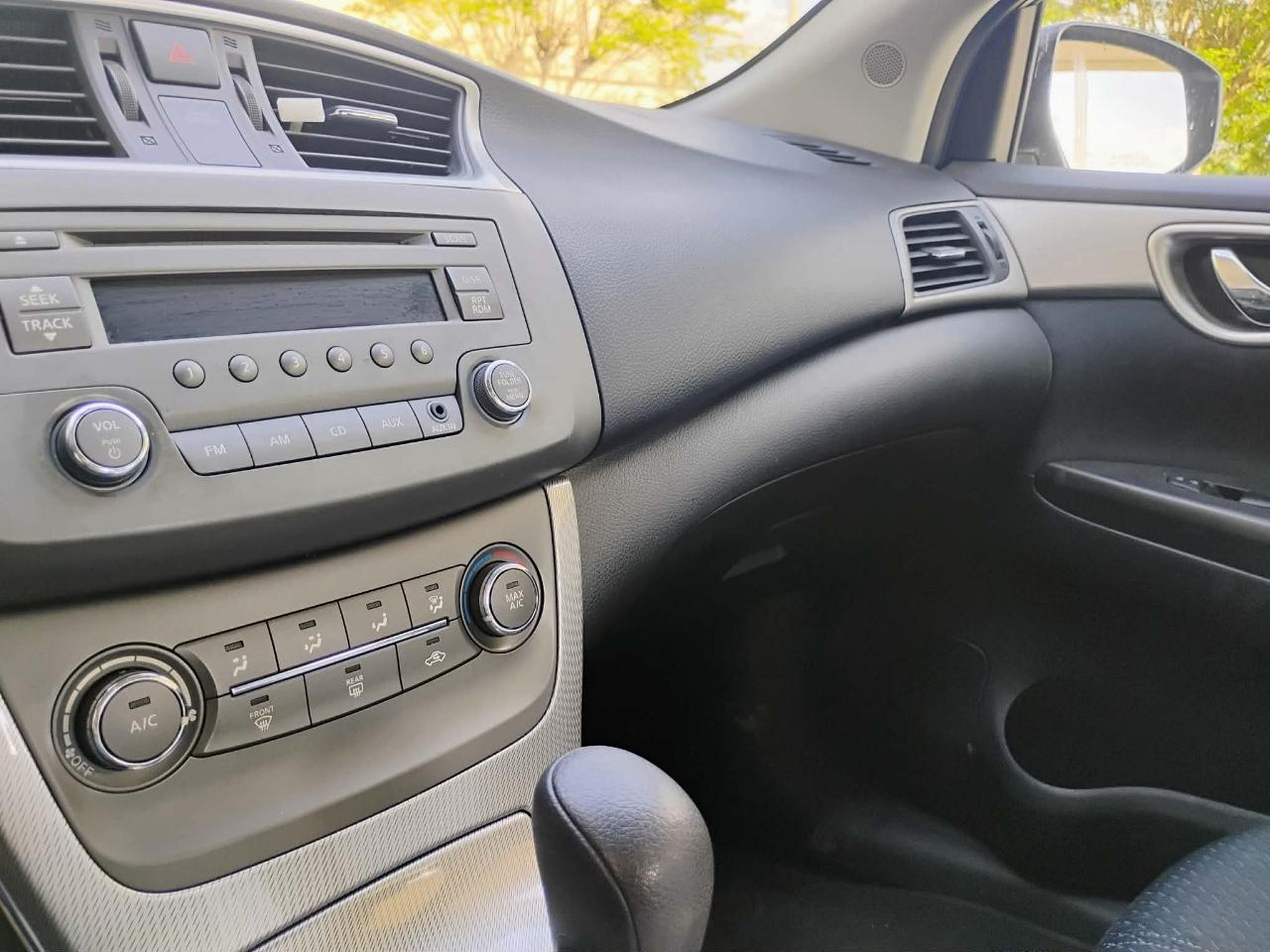 Nissan Sentra 4dr Sdn I4 CVT SR 2013