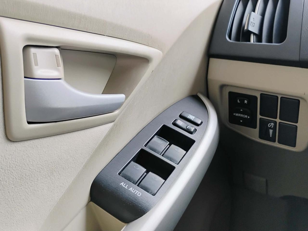 Toyota Prius 5dr HB III (Natl) 2010