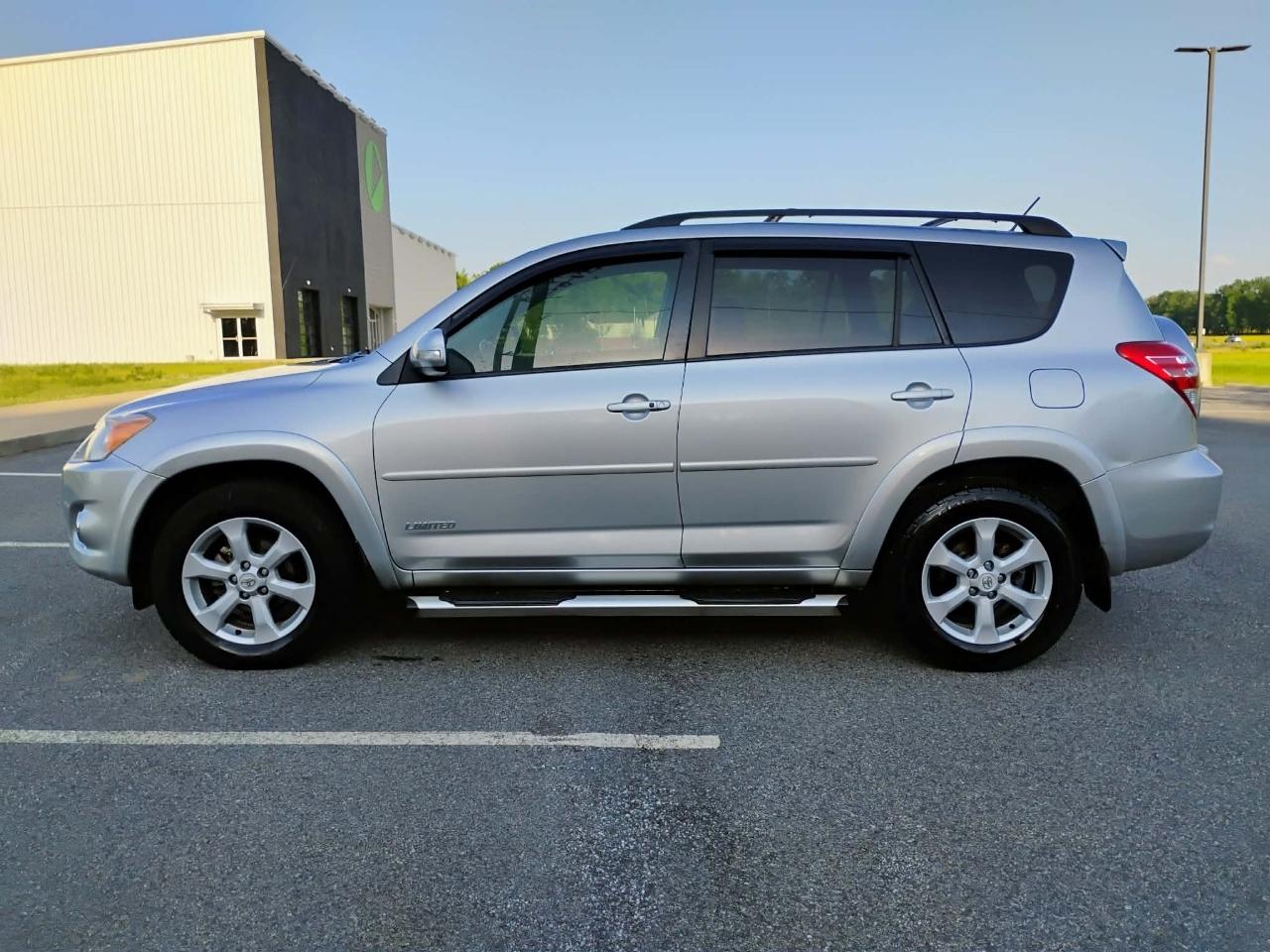 Toyota RAV4 FWD 4dr I4 Limited (Natl) 2012