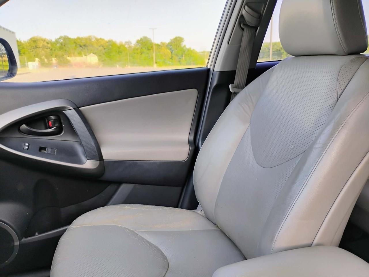 Toyota RAV4 FWD 4dr I4 Limited (Natl) 2012